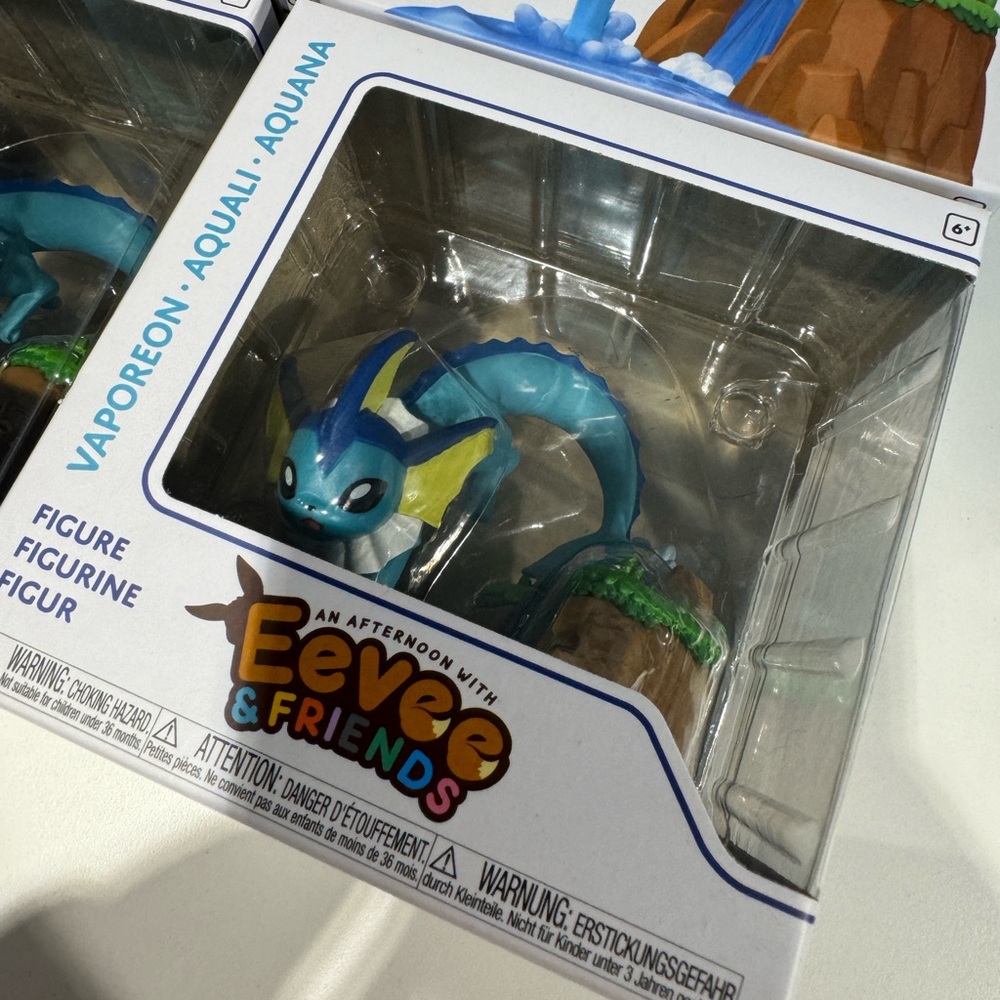 FUNKO An Afternoon with Eevee and Friends Pokémon Center Vaporeon Figure RARE